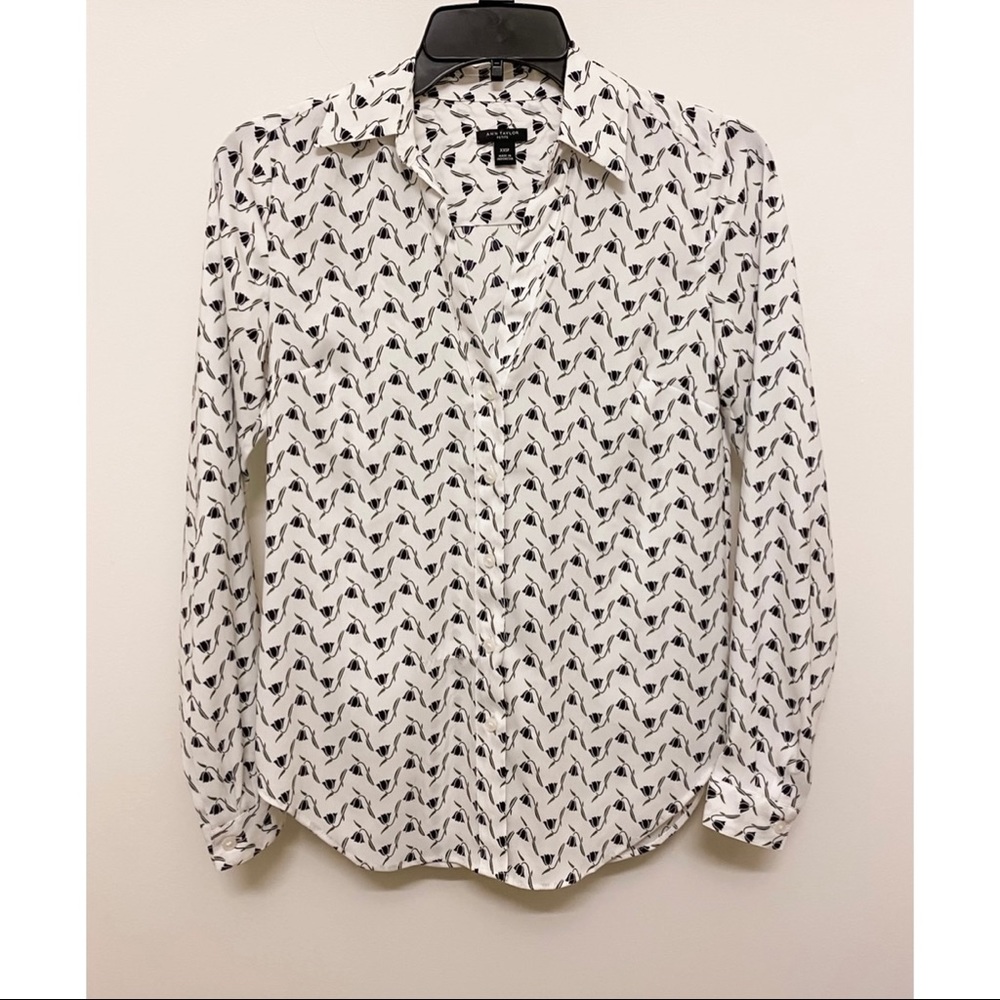 Ann Taylor Loose-Fitting Button Up